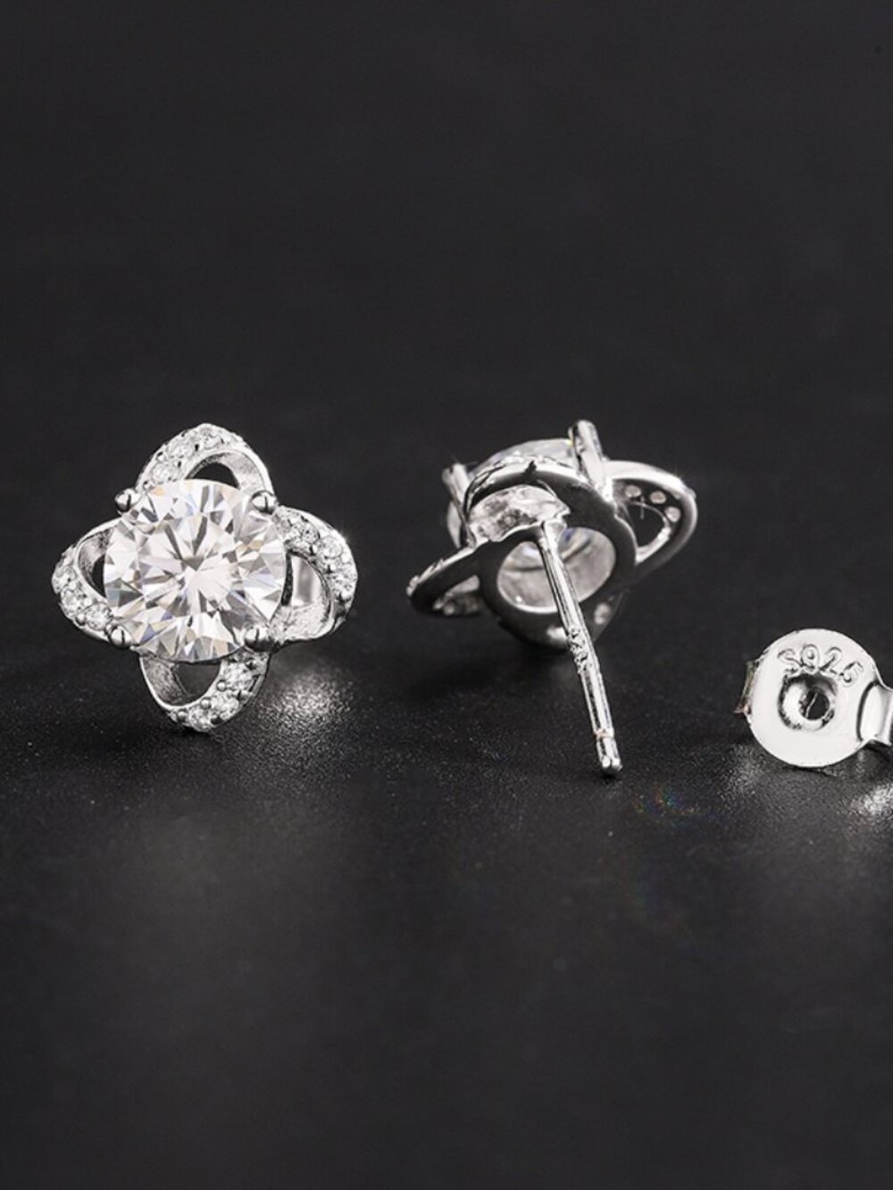 1ct + 1ct Each, Certified Round Moissanite Women Stud - 6.5 mm, D Grade - ME001
